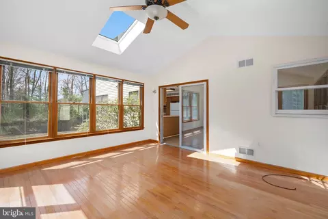 Living - 6 E Mill Station Dr, Newark, DE 19711 photo 4 of 4