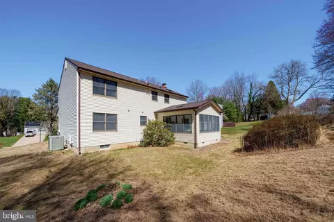 Exterior - 6 E Mill Station Dr, Newark, DE 19711 photo 7 of 8