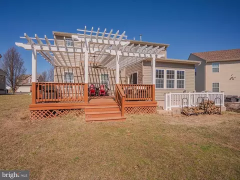 Exterior - 216 Alloway Pl, Townsend, DE 19734 photo 6 of 9