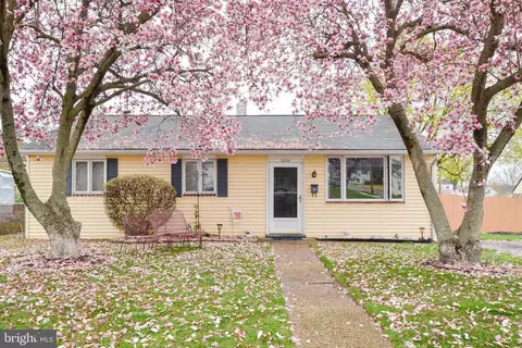 2230 Henlopen Ave, Wilmington, DE 19804