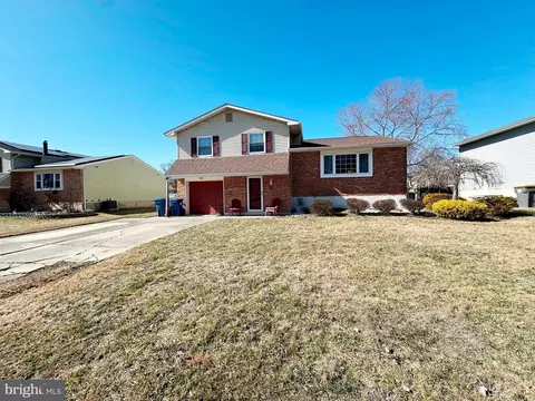 11 Spectrum Dr, Newark, DE 19713