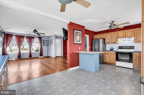 Kitchen - 20 Ruby Dr, Claymont, DE 19703 photo 3 of 4