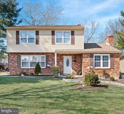 1 Galen Ct, Bear, DE 19701