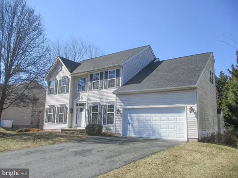 6 Whirlaway Dr, Bear, DE 19701
