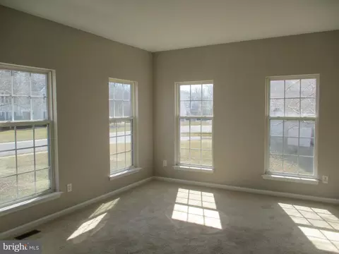 Living - 6 Whirlaway Dr, Bear, DE 19701 photo 3 of 3