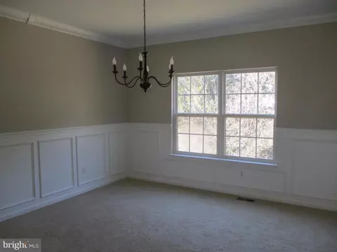 Living - 6 Whirlaway Dr, Bear, DE 19701 photo 2 of 3