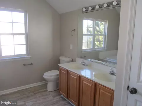 Bath - 6 Whirlaway Dr, Bear, DE 19701 photo 1 of 2