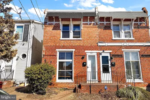 327 E 13th St, Wilmington, DE 19801