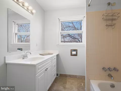 Bath - 6 Octave Ct, Newark, DE 19713 photo 2 of 2
