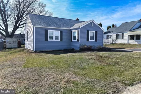 13 Vassar Ave, New Castle, DE 19720