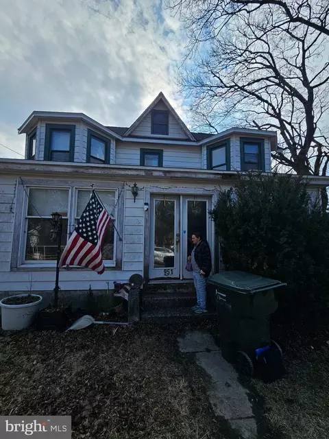 951 New London Rd, Newark, DE 19711