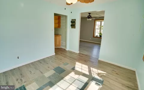 Entry Way - 1831 Dixie Line Rd, Newark, DE 19702 photo 2 of 15