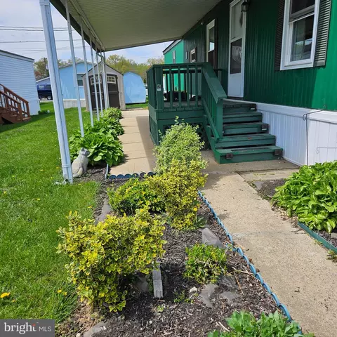 719 Berry Rd, Wilmington, DE 19810