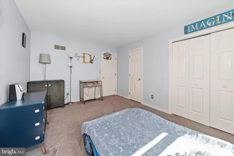 Bedroom - 27 Donegal Ct, Newark, DE 19711 photo 3 of 3