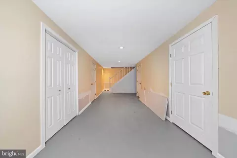 Entry Way - 27 Donegal Ct, Newark, DE 19711 photo 2 of 3