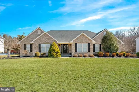 107 Megan Dr, Bear, DE 19701