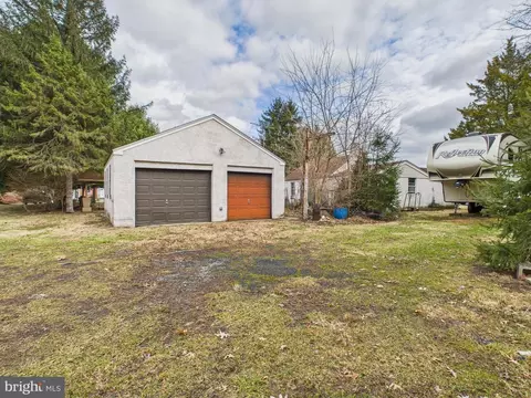 Exterior - 4979 Ogletown Stanton Rd, Newark, DE 19713 photo 2 of 4
