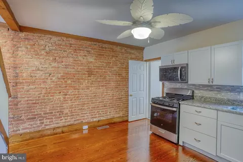 606 Clark St, New Castle, DE 19720