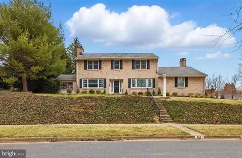 619 Amberley Rd, Wilmington, DE 19803