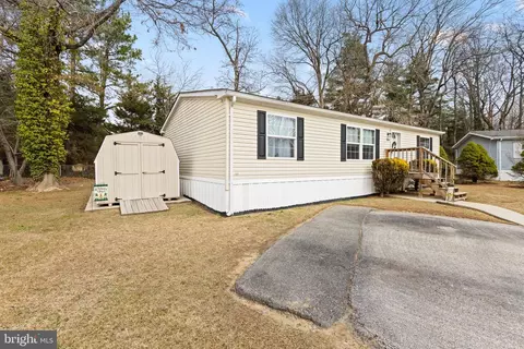 98 N Dragon Dr #122, Bear, DE 19701 photo 4