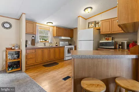 98 N Dragon Dr #122, Bear, DE 19701 photo 8