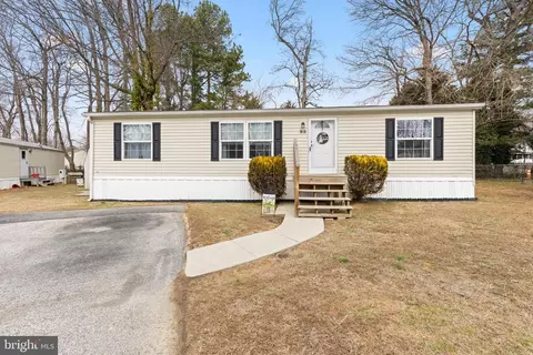98 N Dragon Dr #122, Bear, DE 19701