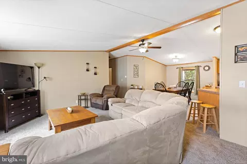 98 N Dragon Dr #122, Bear, DE 19701 photo 5
