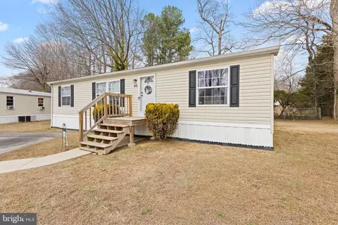 98 N Dragon Dr #122, Bear, DE 19701 photo 2