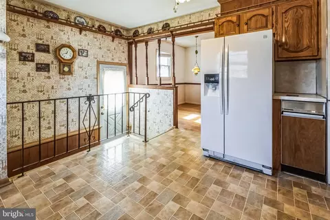 Entry Way - 21 Cornwall Rd, New Castle, DE 19720 photo 1 of 3