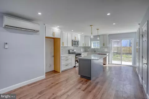Entry Way - 613 Taylor St, Townsend, DE 19734 photo 1 of 4