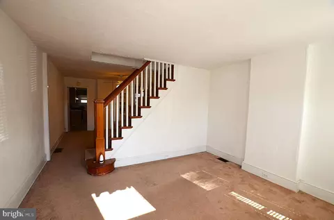 Living - 108 E 2nd St, New Castle, DE 19720 photo 2 of 4