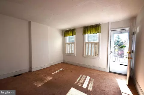 Living - 108 E 2nd St, New Castle, DE 19720 photo 3 of 4