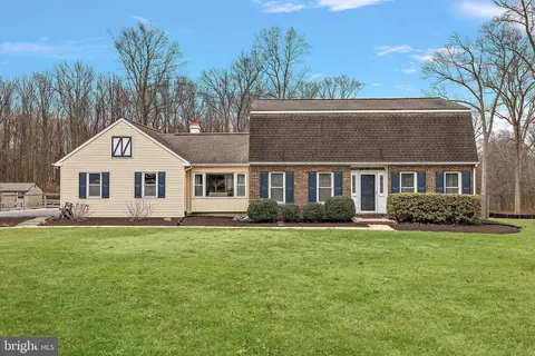 1003 White Birch Dr, Newark, DE 19713