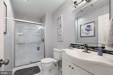 Bath - 1003 White Birch Dr, Newark, DE 19713 photo 1 of 5
