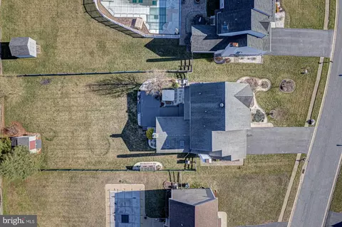 21 Oakview Dr, Newark, DE 19702 photo 2