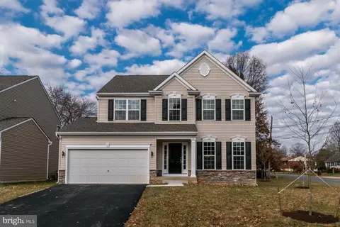 27 Chestnut Ave, Newark, DE 19711