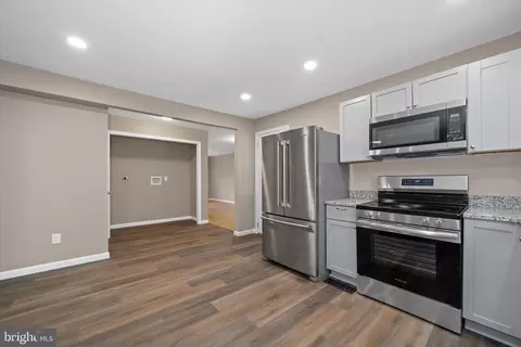 Entry Way - 223 Edgewood Dr, Bear, DE 19701 photo 2 of 5