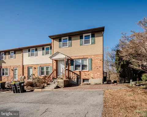 4908 Hogan Dr, Wilmington, DE 19808