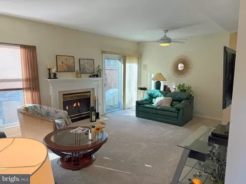 Living - 22 Chilmark Ct, Bear, DE 19701 photo 2 of 2