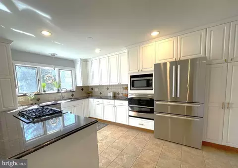 102 Danforth Pl, Wilmington, DE 19810 photo 3