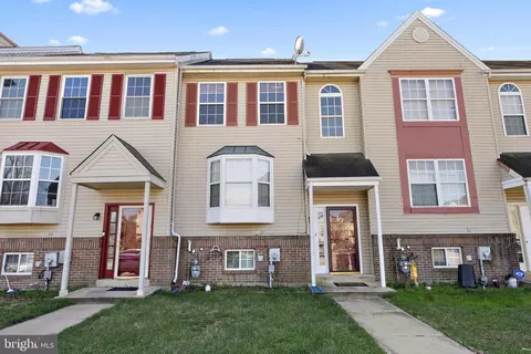78 Three Rivers Dr, Newark, DE 19702