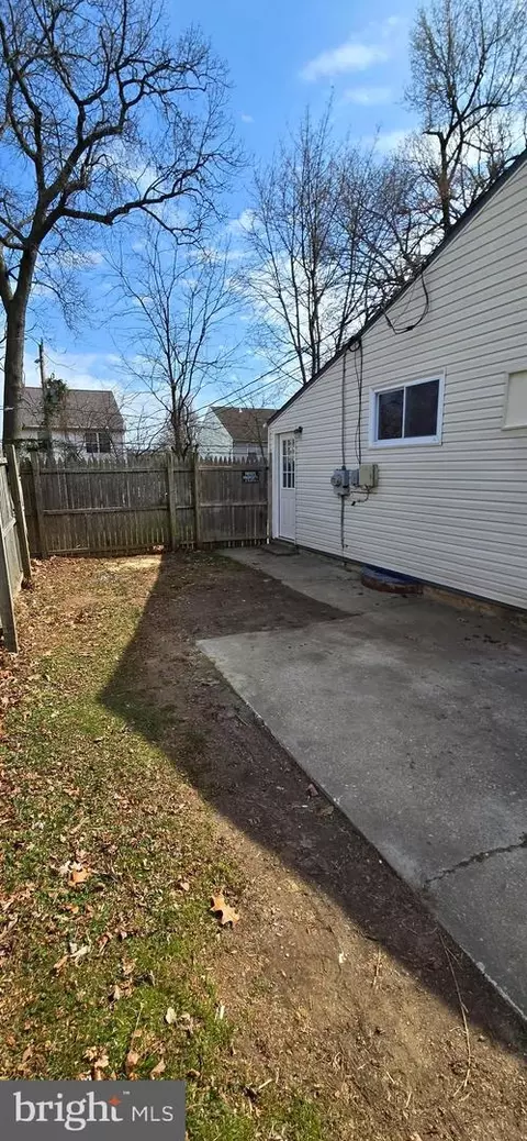 Exterior - 41 Roxeter Rd, New Castle, DE 19720 photo 3 of 6