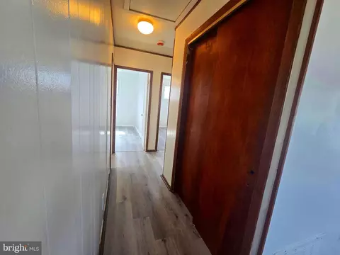 Entry Way - 41 Roxeter Rd, New Castle, DE 19720 photo 3 of 4