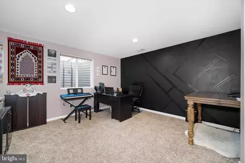 Entry Way - 103 E General Grey Ct, Newark, DE 19702 photo 13 of 14