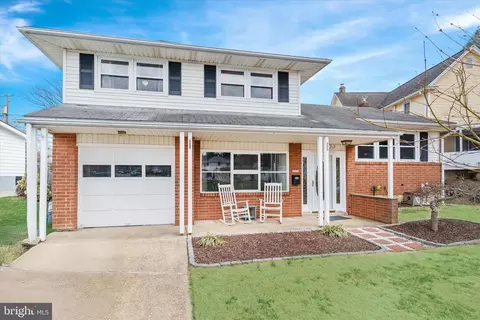 205 Meadowood Dr, Newark, DE 19711