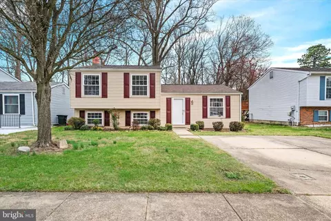 10 Warwick Ln, New Castle, DE 19720