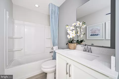 Bath - 2644 Fairlight Dr, Middletown, DE 19709 photo 1 of 1