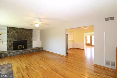 Living - 2711 Ebright Rd, Wilmington, DE 19810 photo 4 of 7