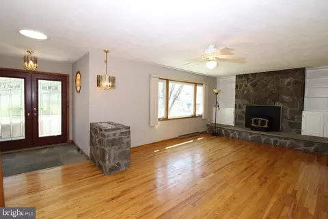Living - 2711 Ebright Rd, Wilmington, DE 19810 photo 1 of 7