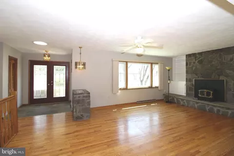 Living - 2711 Ebright Rd, Wilmington, DE 19810 photo 2 of 7